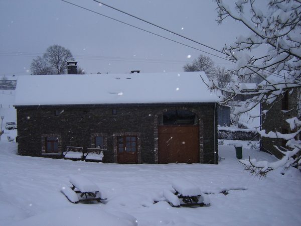 La maison sous la neige.